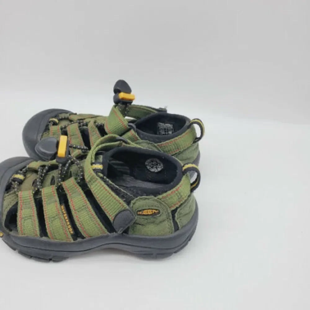 Keen slip footwear toe
